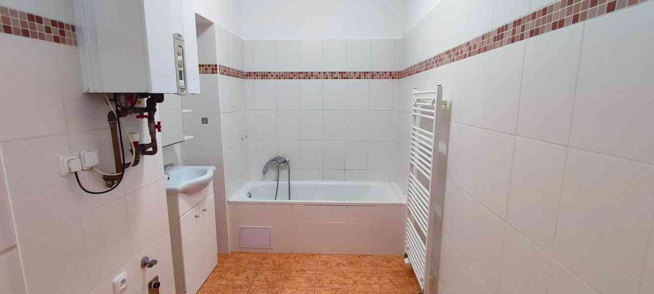 Pronájem bytu 2+1 ve Znojmě - foto 7