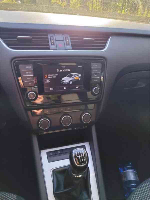 Škoda Octavia 1,2   TSI 77kw - foto 11