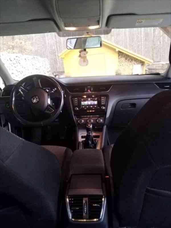 Škoda Octavia 1,2   TSI 77kw - foto 15
