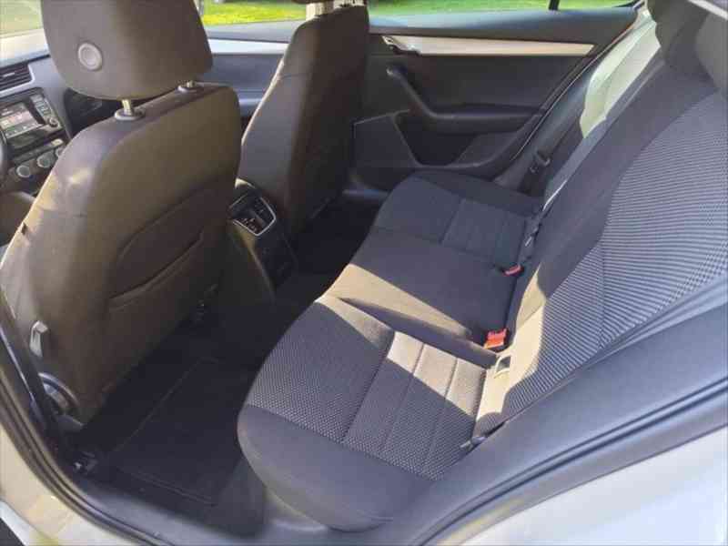 Škoda Octavia 1,2   TSI 77kw - foto 7