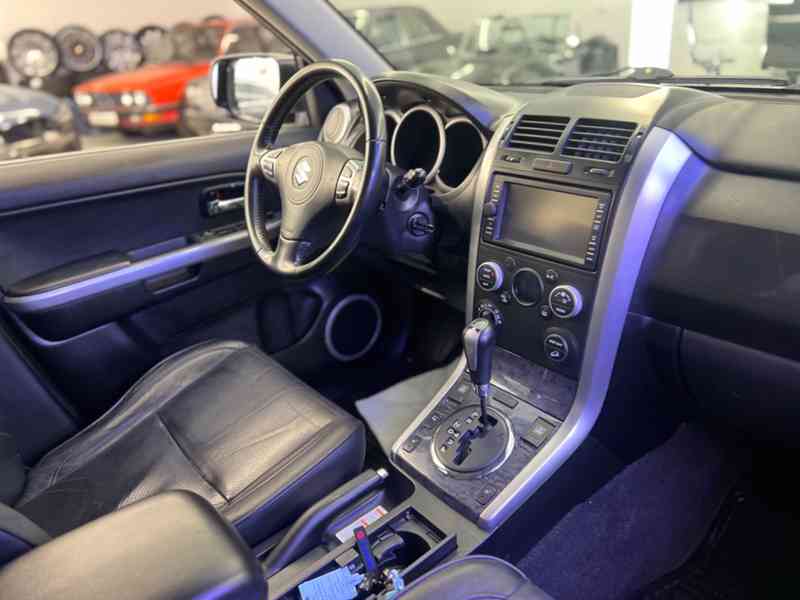 Suzuki Grand Vitara 3.2i 20 Jahre benzín 171kw - foto 8