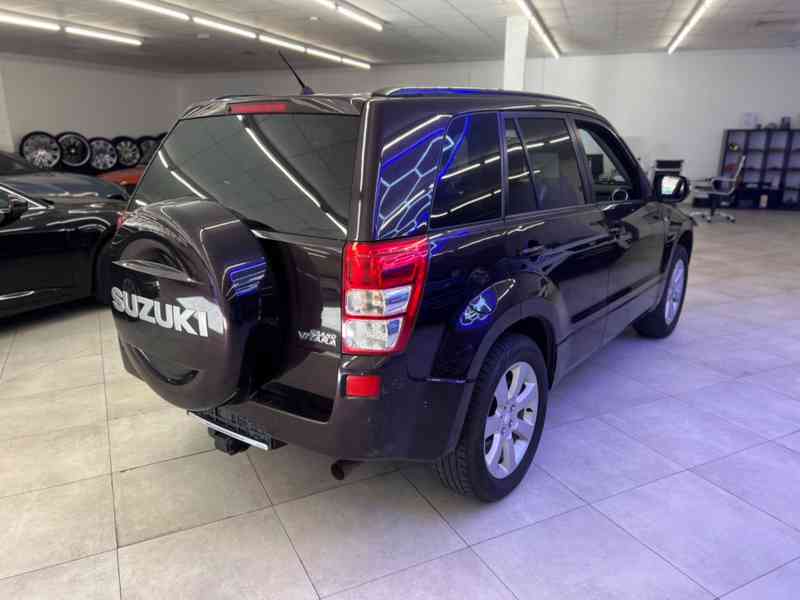 Suzuki Grand Vitara 3.2i 20 Jahre benzín 171kw - foto 11