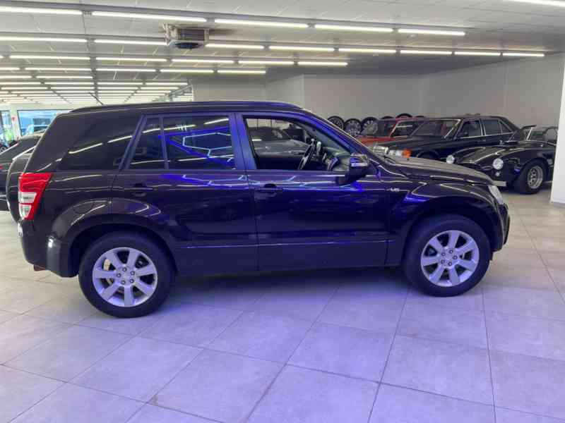 Suzuki Grand Vitara 3.2i 20 Jahre benzín 171kw - foto 7