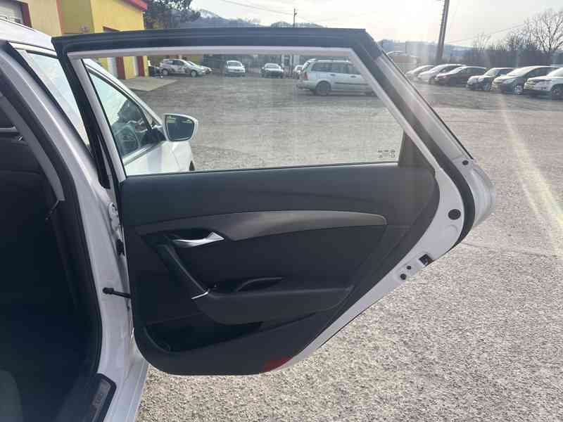 Hundai i40 1.7CRDi Automat/54tisKM/NAVI - foto 21