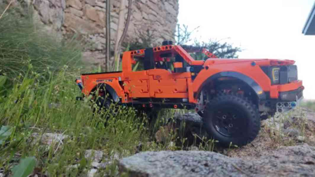 Stavebnice Ford F‑150 Raptor - Doprava ZDARMA - foto 4