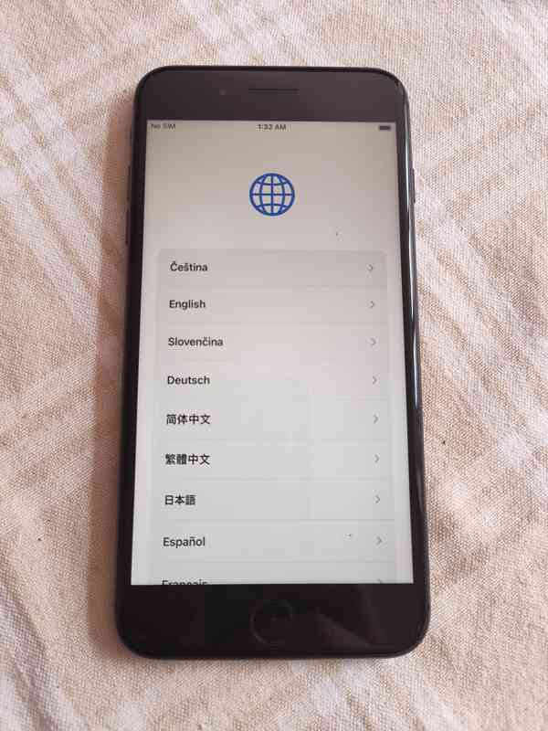Mobilní dotykový telefon iPhone 8 Plus 64GB - foto 3