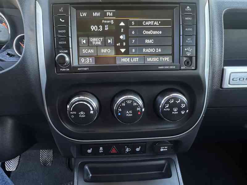 Jeep Compass 2.2 CRD 4x4/Výhřev/1MAJ/Serv.Kniha - foto 24