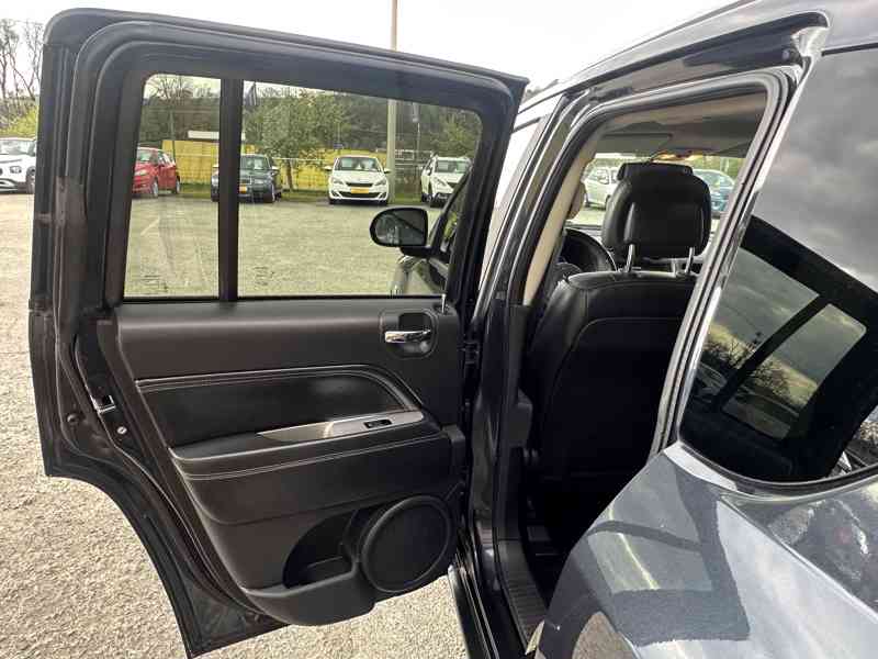 Jeep Compass 2.2 CRD 4x4/Výhřev/1MAJ/Serv.Kniha - foto 13