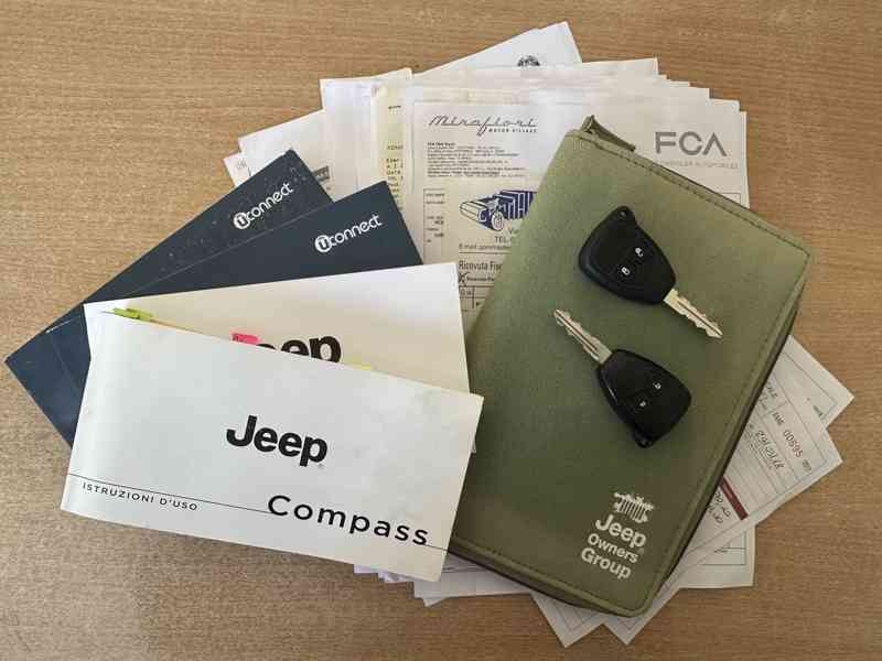 Jeep Compass 2.2 CRD 4x4/Výhřev/1MAJ/Serv.Kniha - foto 27