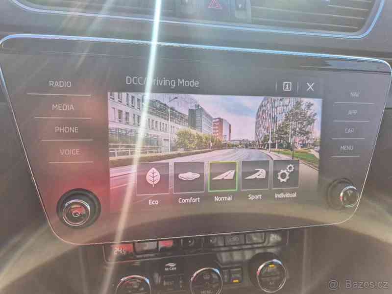 Škoda Superb 2,0   TDi 105 000 km r.v. 2019 - foto 3