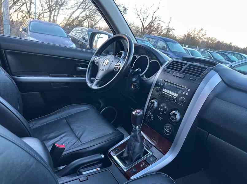 Suzuki Grand Vitara 2.0i Comfort 103kw - foto 11