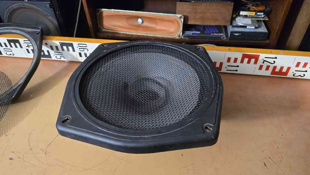 Kvalitní kryty - slitina, pevné pletivo pro 12" reproduktory - foto 4