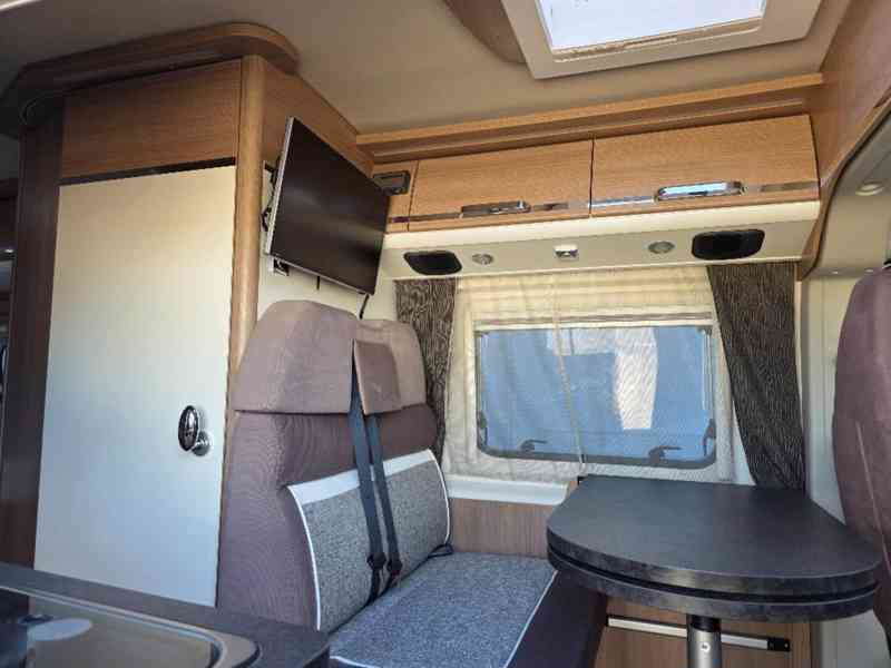 Obytný vůz Malibu 640 LE 180k, TOP stav - foto 11