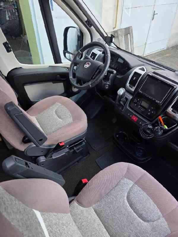 Obytný vůz Malibu 640 LE 180k, TOP stav - foto 9