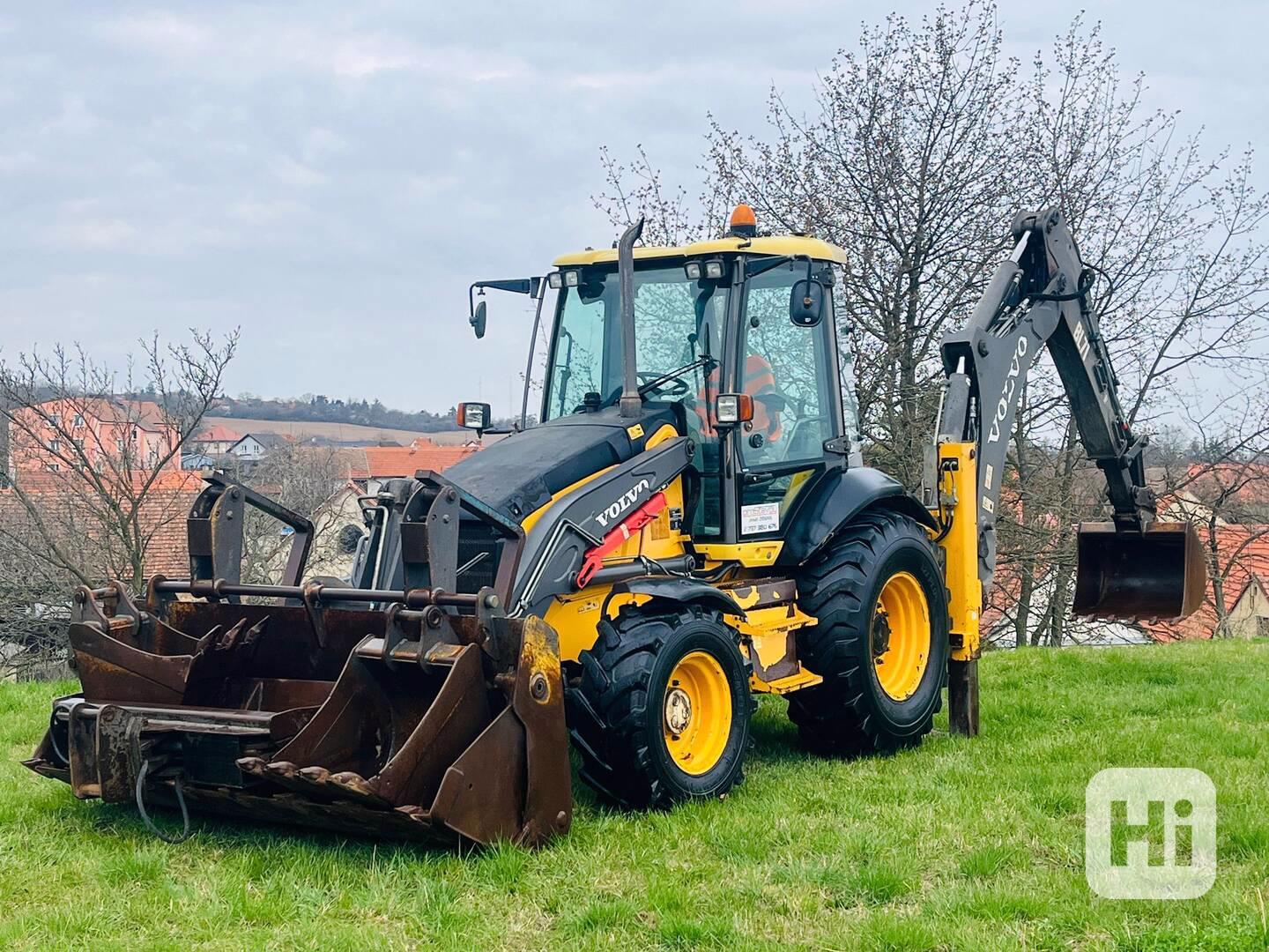 Traktorbagr Volvo BL71  - foto 1