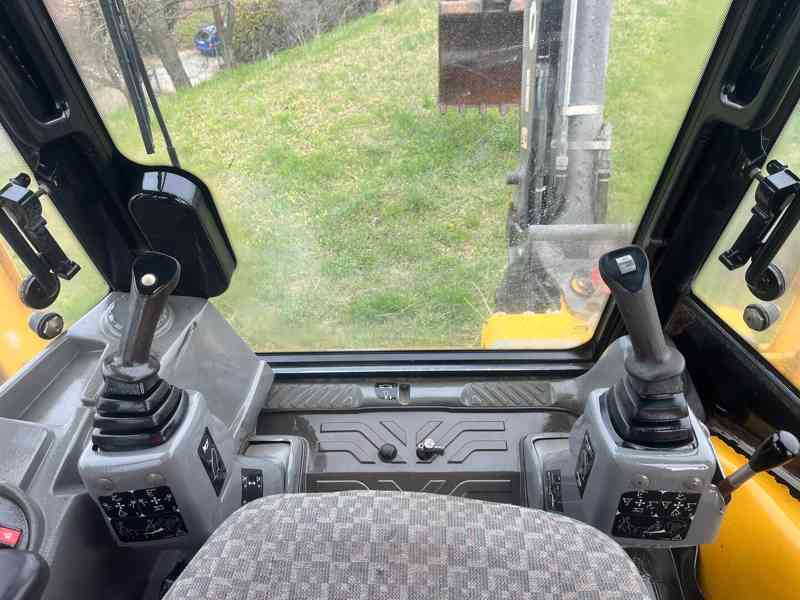 Traktorbagr Volvo BL71  - foto 9