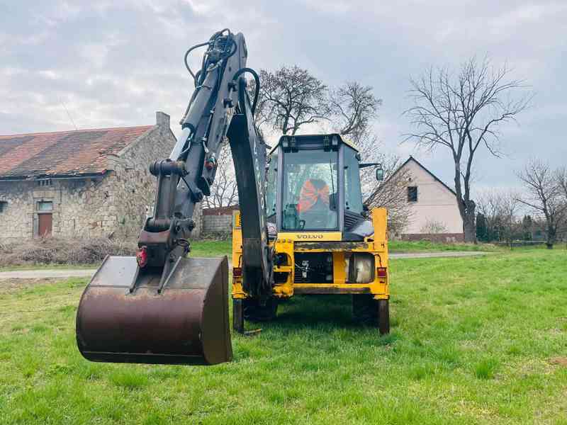 Traktorbagr Volvo BL71  - foto 4