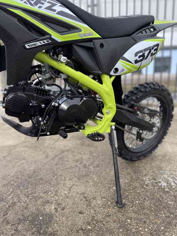 Pitbike Leramotors By Apollo THUNDER 140ccm 19"/16" - foto 8