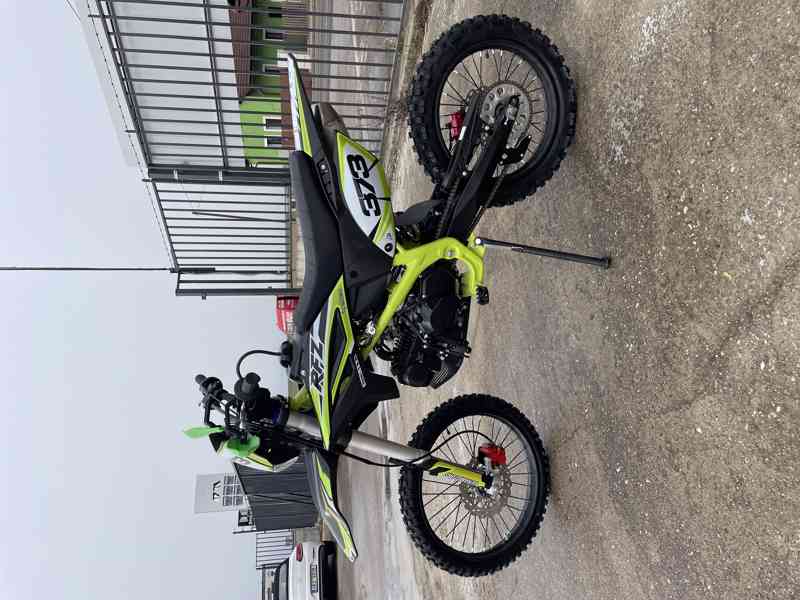 Pitbike Leramotors By Apollo THUNDER 140ccm 19"/16" - foto 2