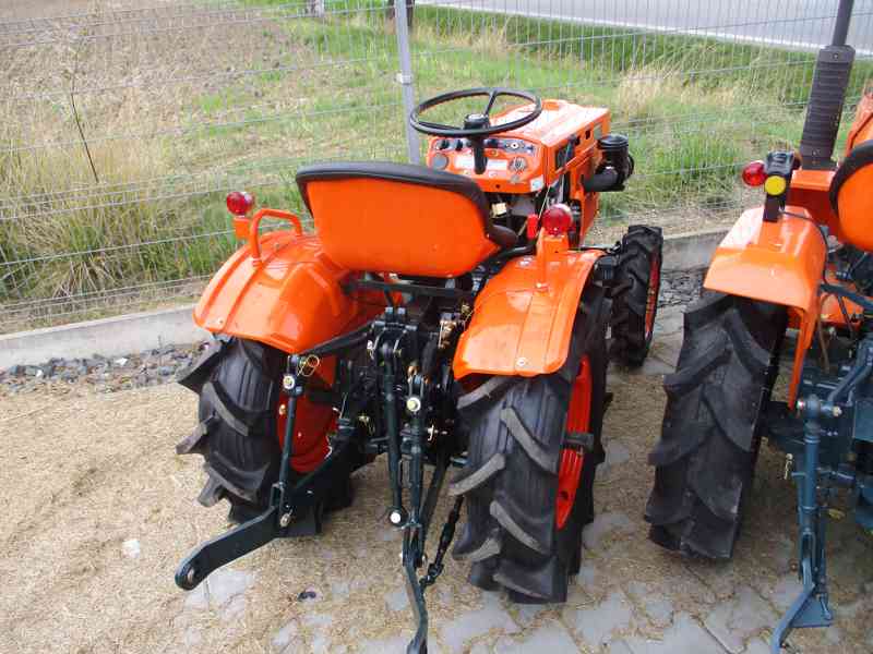 Malotraktor Kubota B7001 4WD plně repasovaný - foto 2