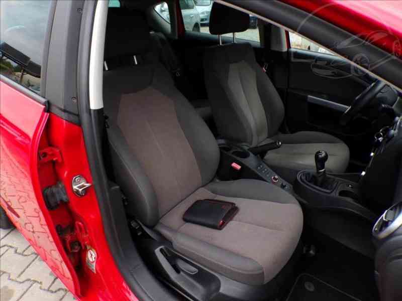 Seat Leon 1,2 TSI STYLE-HNED ODJÍŽDÍTE - foto 15