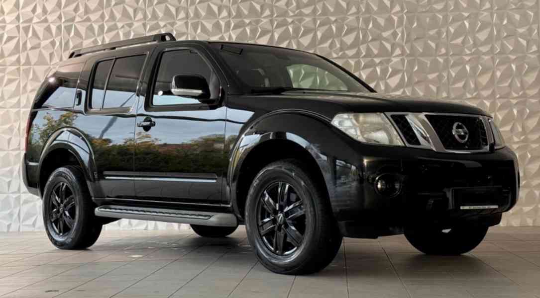 Nissan Pathfinder 2,5 DCi Executive SE aut. 140kw - foto 2