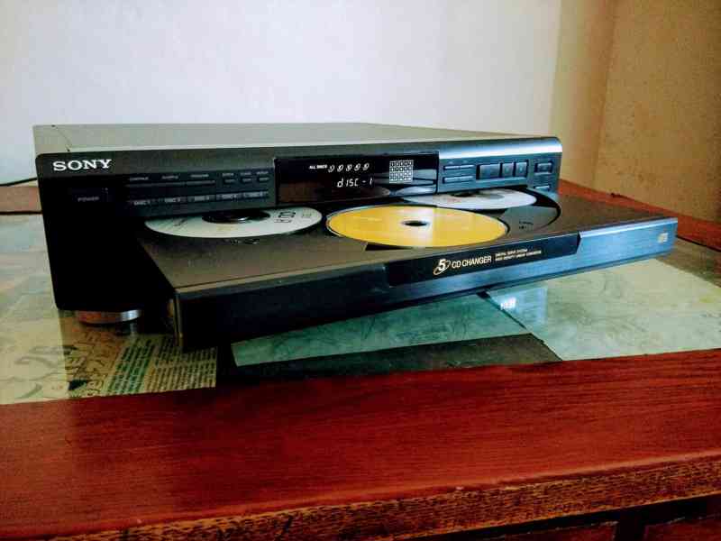 Sony hi-fi CD přehrávač na 5x CD (měnič) SONY CDP-CE405 - foto 3