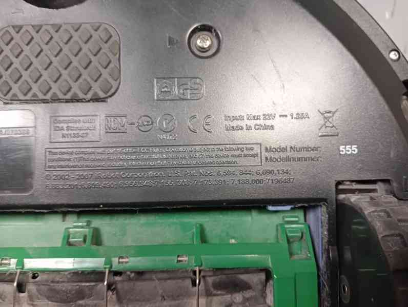 Vysavač iRobot Roomba model 555 na oprava a díly.. - foto 4