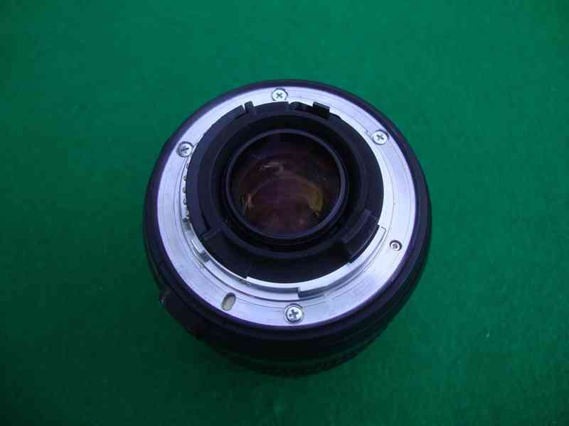Objektiv NIKON NIKKOR DX AF-S 18-70 mm f3,5-4,5 G ED pěkný - foto 15