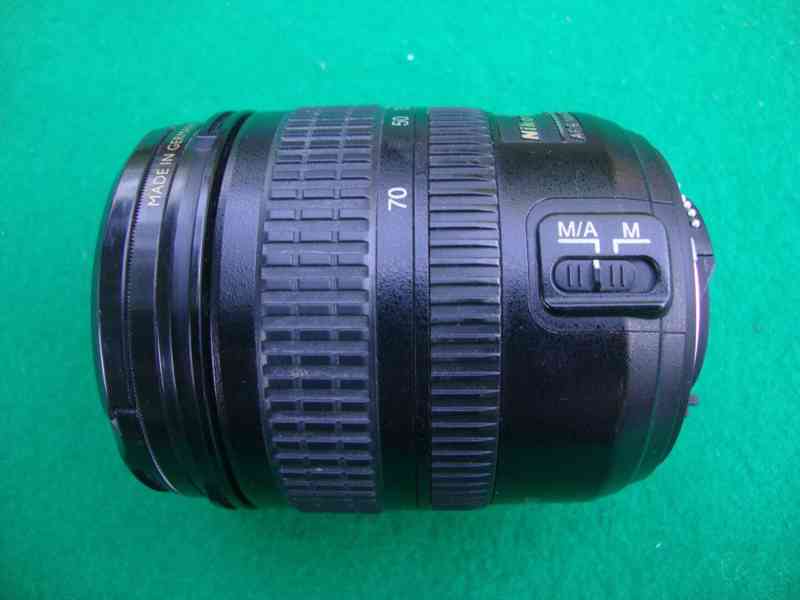 Objektiv NIKON NIKKOR DX AF-S 18-70 mm f3,5-4,5 G ED pěkný - foto 6