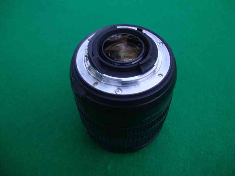 Objektiv NIKON NIKKOR DX AF-S 18-70 mm f3,5-4,5 G ED pěkný - foto 14