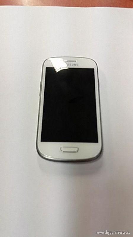 Samsung Galaxy S3 Mini v bílé barvě - foto 1