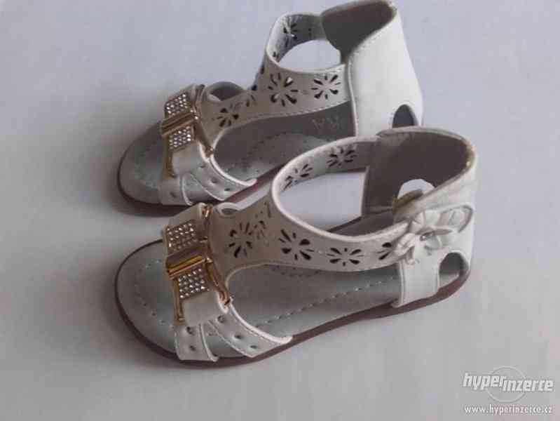 Dívčí sandálky bílé-mašlička - foto 1