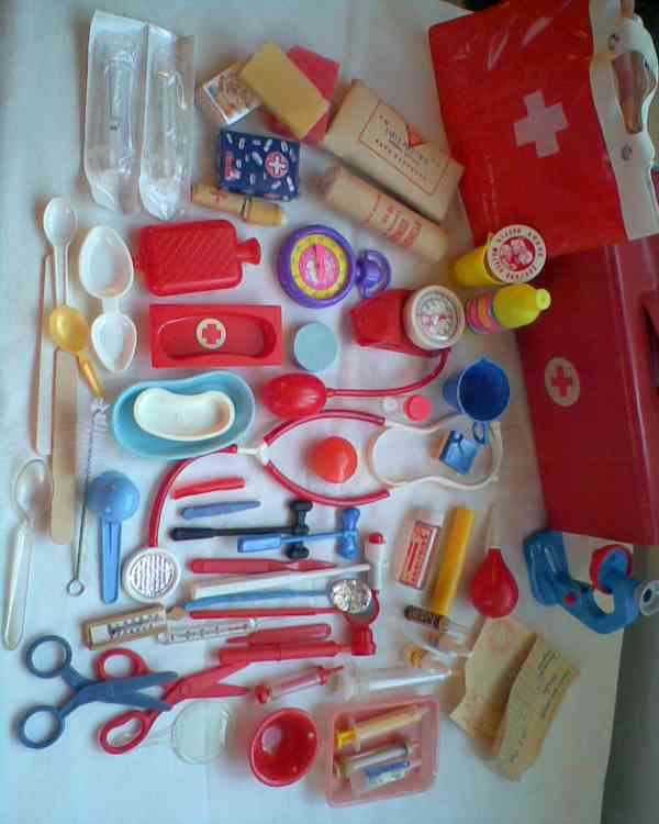 Retro lékařský kufřík s nástroji - foto 7