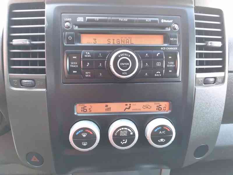 NISSAN NAVARA D40 2.5 dCi 4x4 DOUBLE CAB MANUÁL AC - foto 26