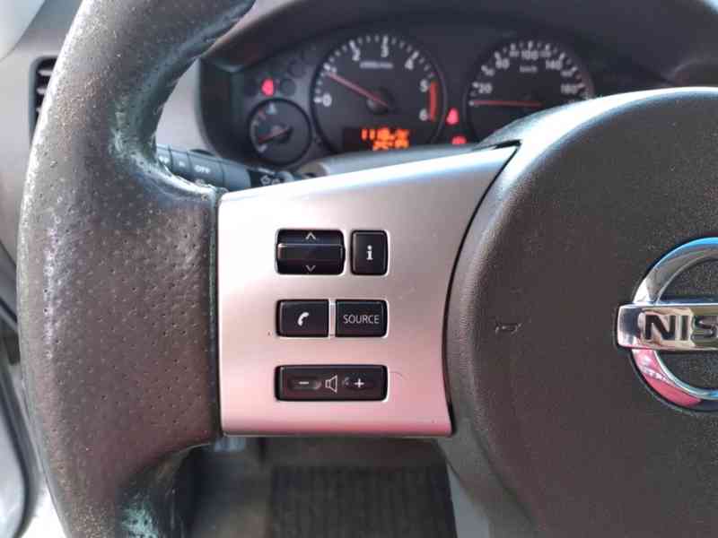 NISSAN NAVARA D40 2.5 dCi 4x4 DOUBLE CAB MANUÁL AC - foto 15
