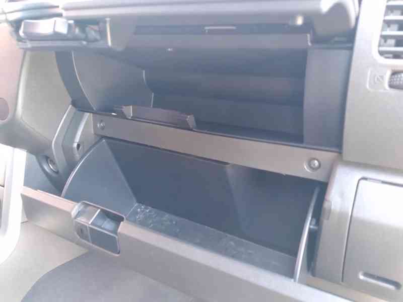 NISSAN NAVARA D40 2.5 dCi 4x4 DOUBLE CAB MANUÁL AC - foto 30