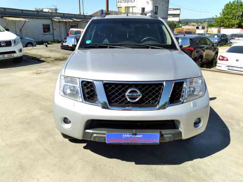 NISSAN NAVARA D40 2.5 dCi 4x4 DOUBLE CAB MANUÁL AC - foto 2