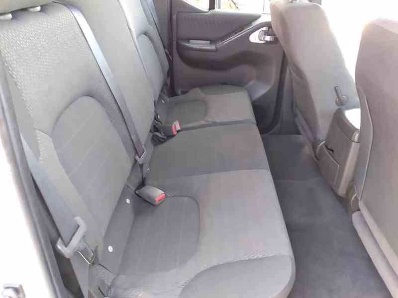 NISSAN NAVARA D40 2.5 dCi 4x4 DOUBLE CAB MANUÁL AC - foto 20