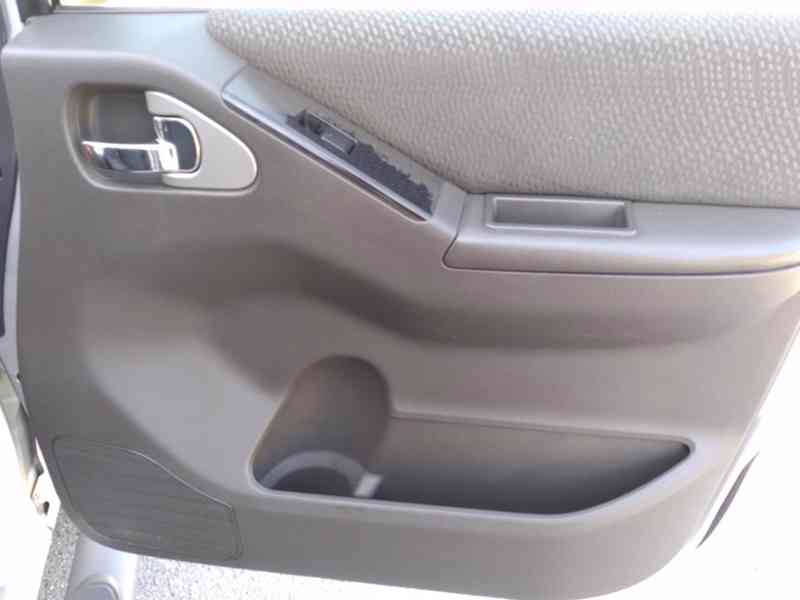 NISSAN NAVARA D40 2.5 dCi 4x4 DOUBLE CAB MANUÁL AC - foto 38