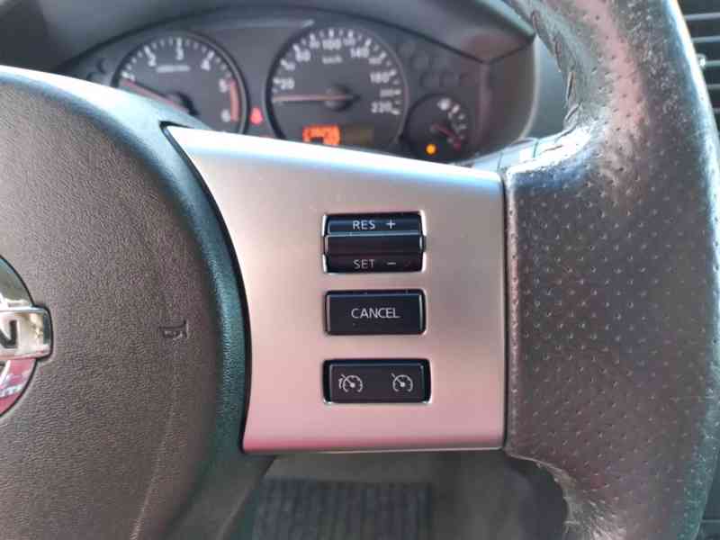 NISSAN NAVARA D40 2.5 dCi 4x4 DOUBLE CAB MANUÁL AC - foto 16