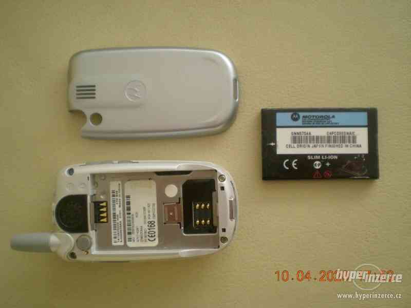 Motorola V635 - funkční véčkový mobilní telefon v TOP stav - foto 12