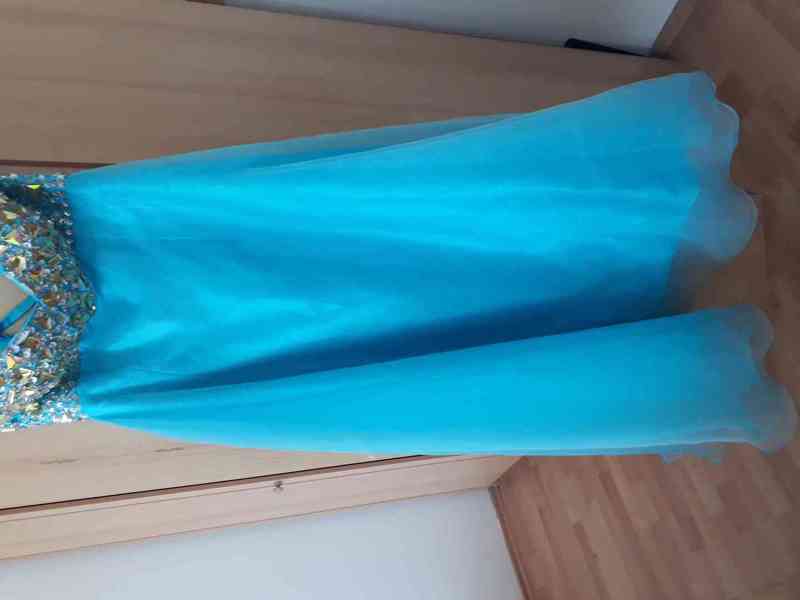 Nádherné dlouhé modré plesové šaty - foto 2