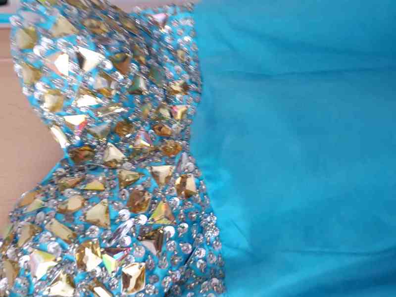 Nádherné dlouhé modré plesové šaty - foto 7