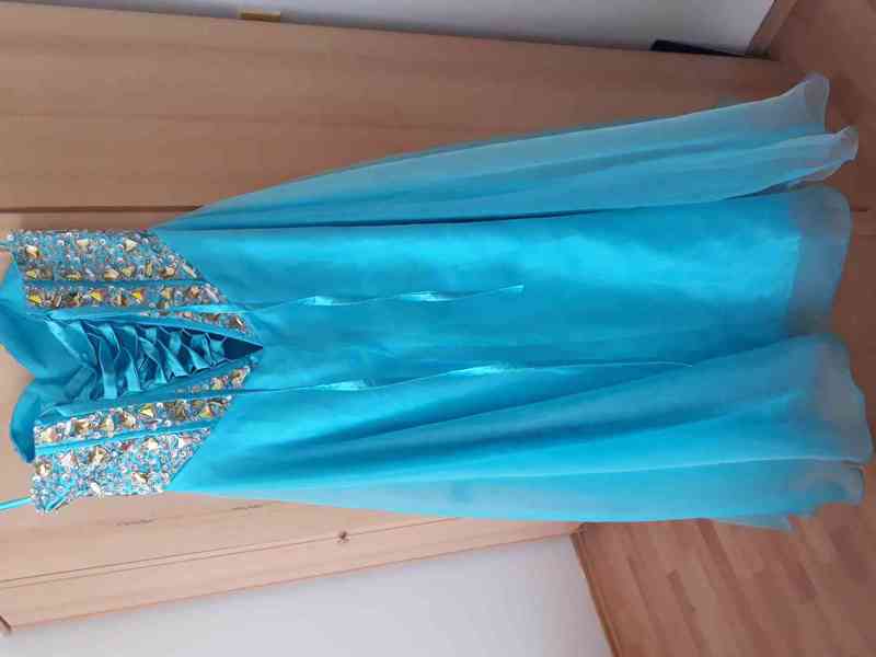 Nádherné dlouhé modré plesové šaty - foto 8