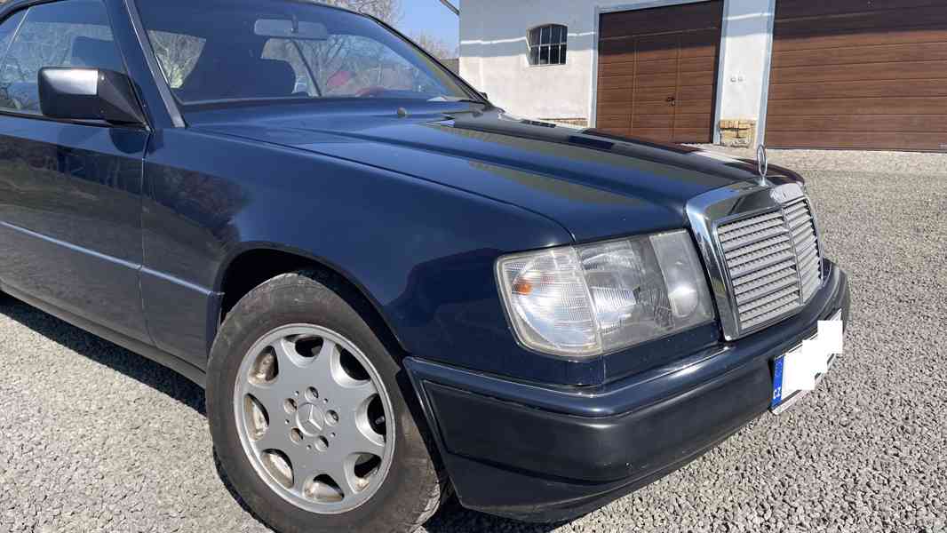 Mercedes-Benz 300 CE (1990) v perfektním stavu - foto 6