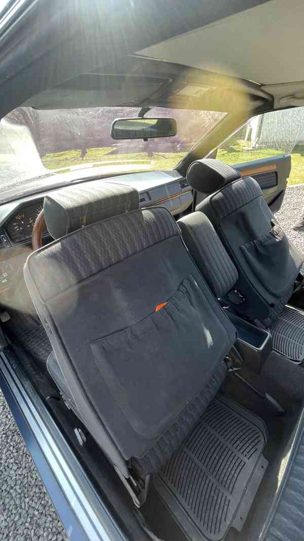 Mercedes-Benz 300 CE (1990) v perfektním stavu - foto 17