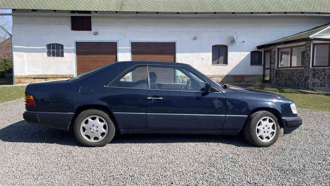 Mercedes-Benz 300 CE (1990) v perfektním stavu - foto 5