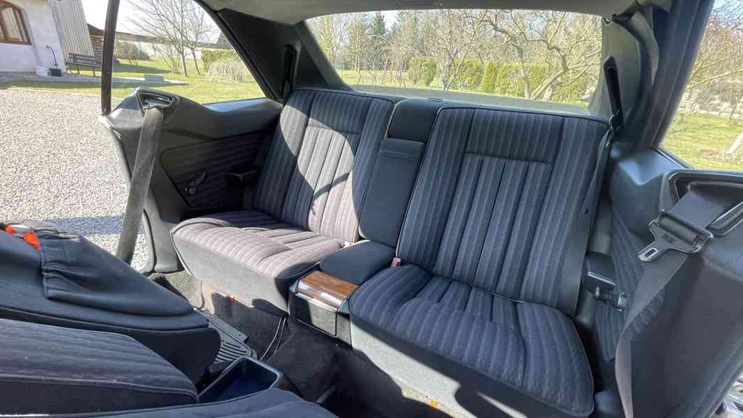 Mercedes-Benz 300 CE (1990) v perfektním stavu - foto 16