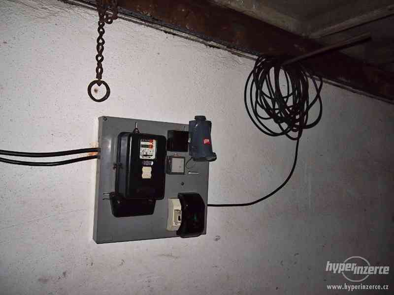 Garáž Prachatice, elektro 220V - foto 4